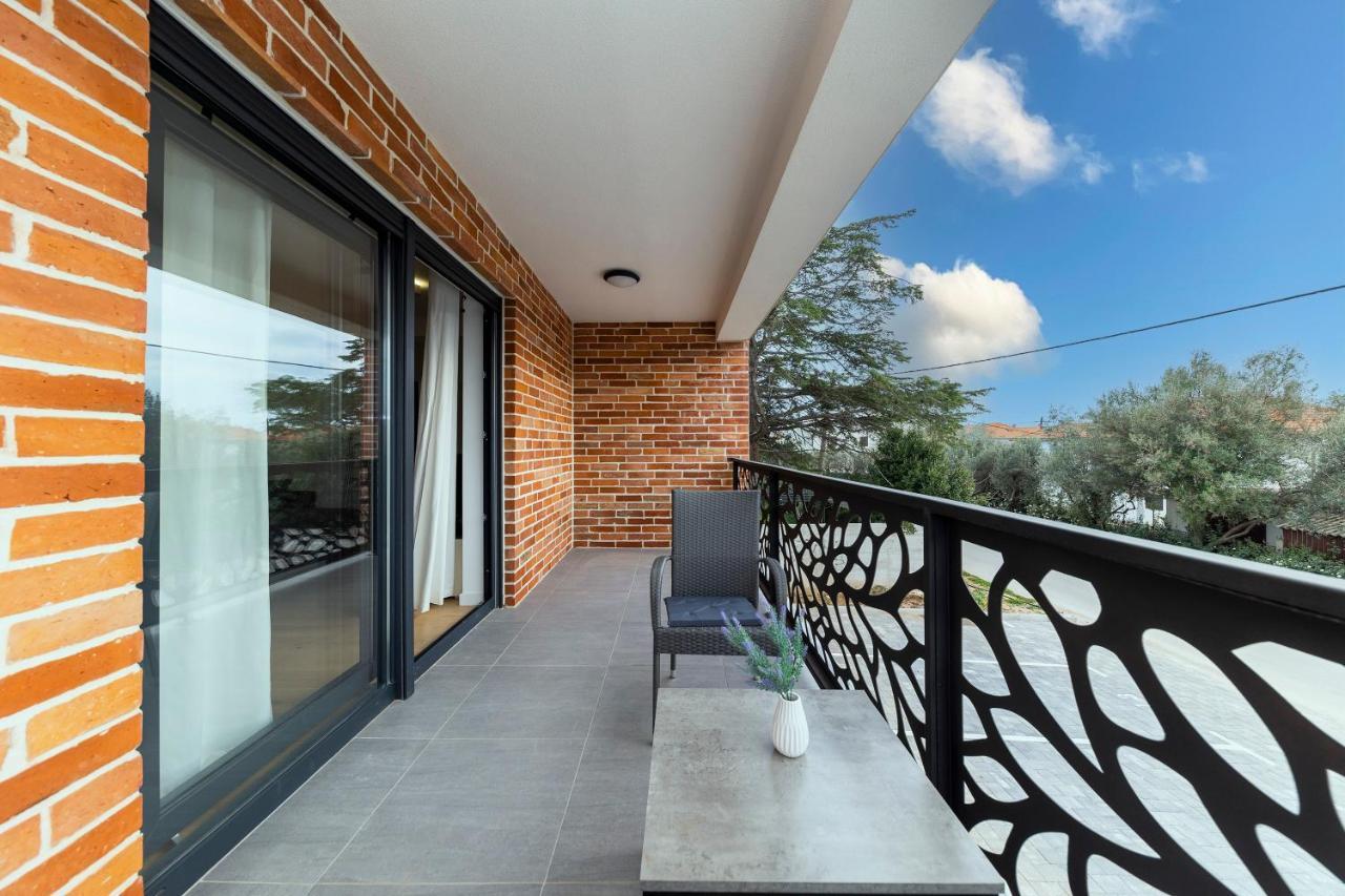 Apartment Marianne , Parking Free , 2 Bedroom & 2 Bathroom , Modern & Cozy Zadar Exterior photo