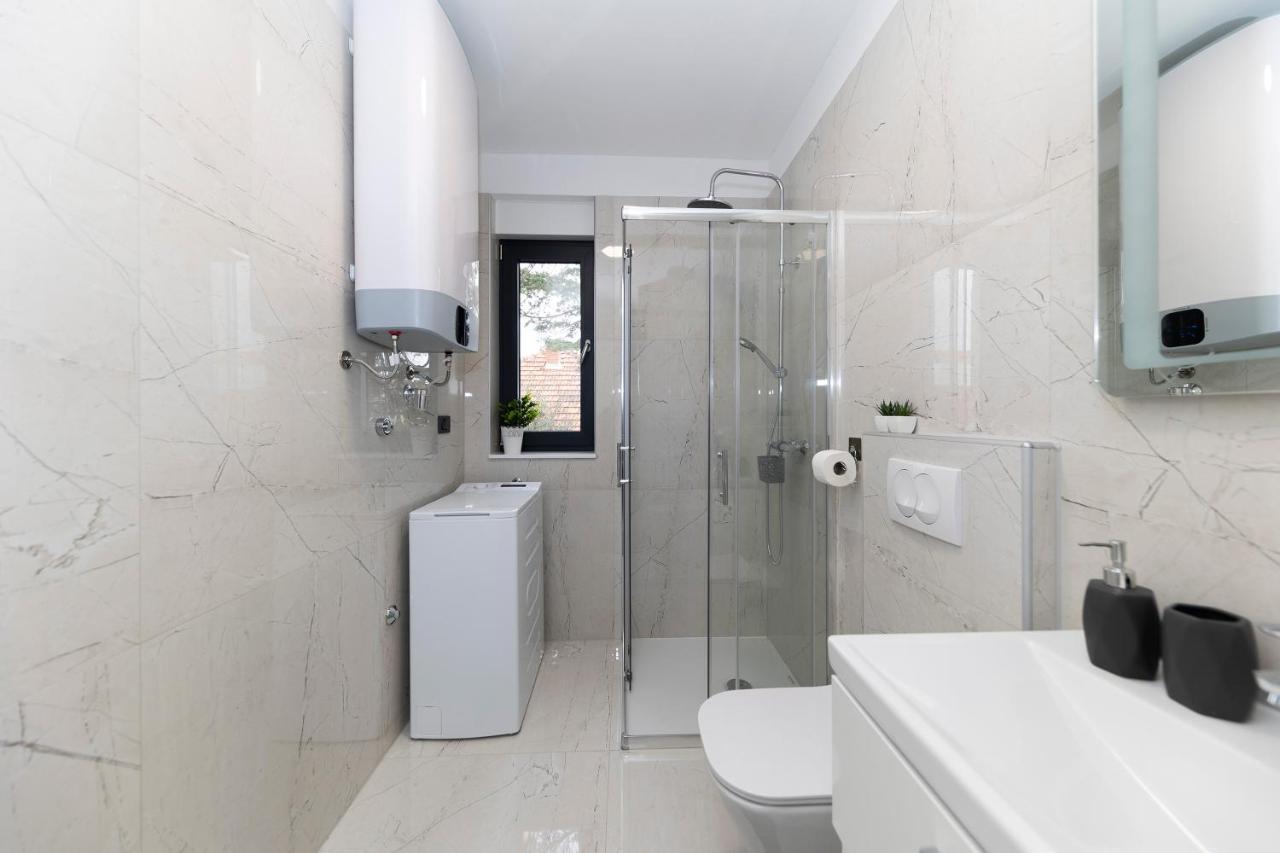 Apartment Marianne , Parking Free , 2 Bedroom & 2 Bathroom , Modern & Cozy Zadar Exterior photo